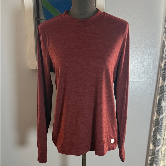Vuori Other - Vuori men’s long-sleeve Lux performance tee in a brick heather red SZ Medium
